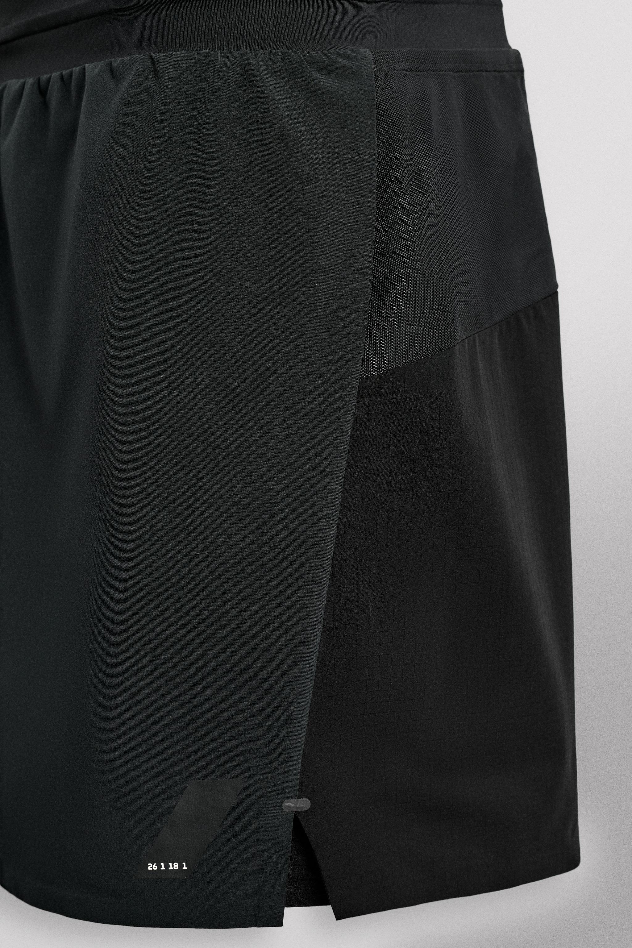 COLOR BLOCK RUNNING SHORTS